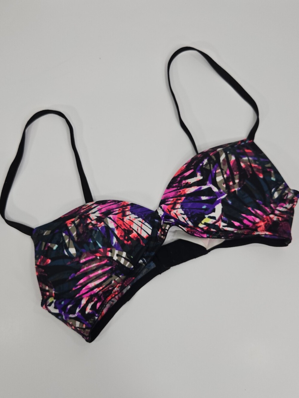PINK Victoria's Secret wear everywhere wireless push-up bra